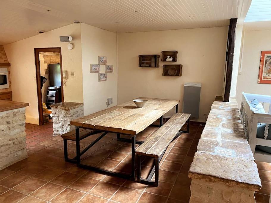 Uniquely Private Holiday Villa In The Charente Puyreaux Exterior foto